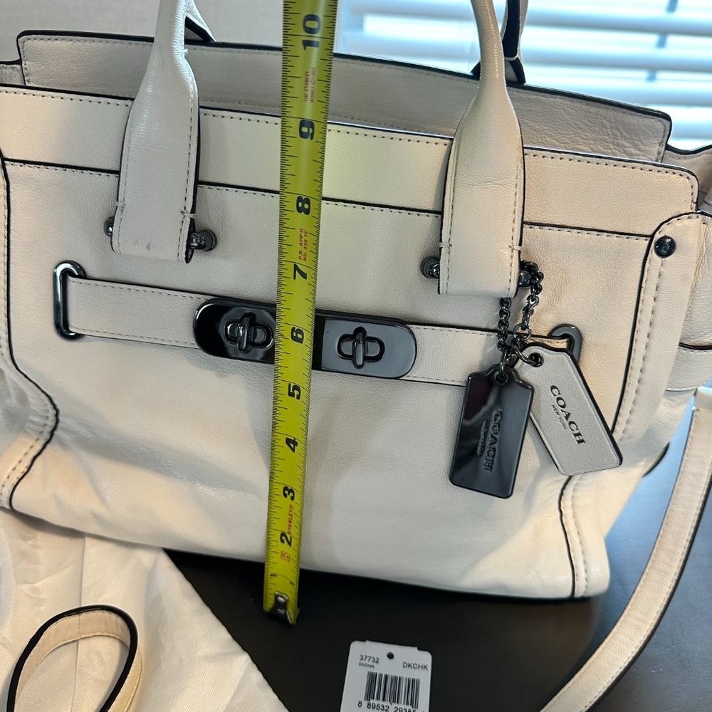 Beautiful Authentic Coach bag - Picture 3 of 12